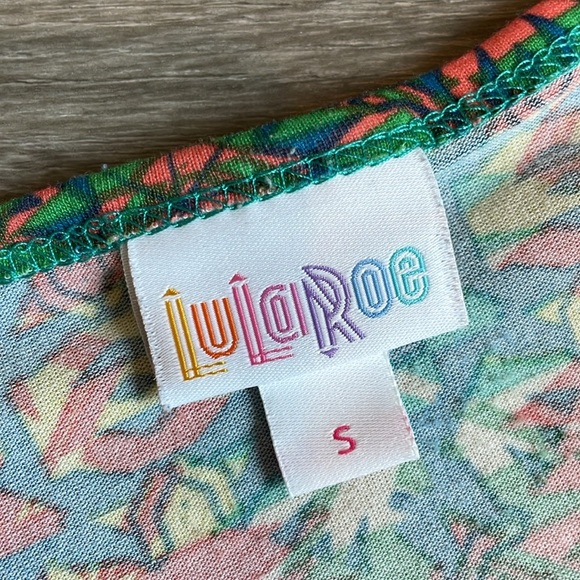 LuLaRoe top - Picture 3 of 4